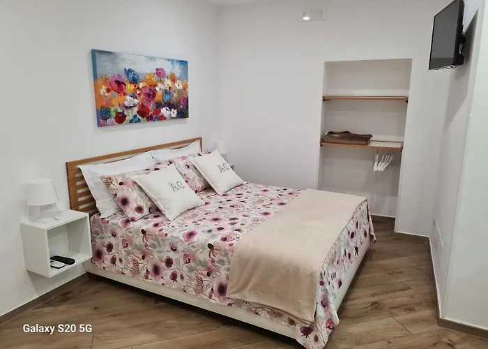 Canelli House Bed & Breakfast 3*